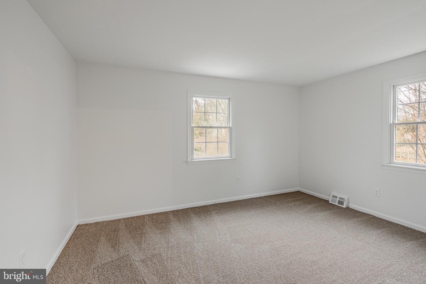 1223 Hawthorne Lane photo 38