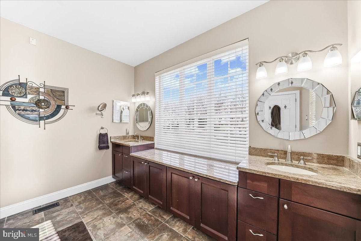 403 Winterberry Drive photo 26