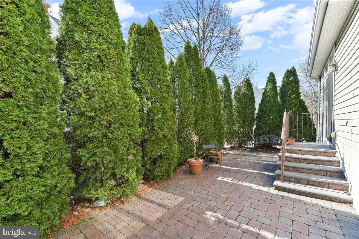 403 Winterberry Drive photo 40