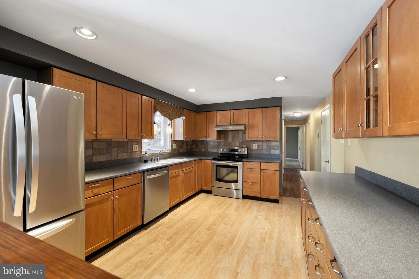 1354 Ridgeview Circle photo 3