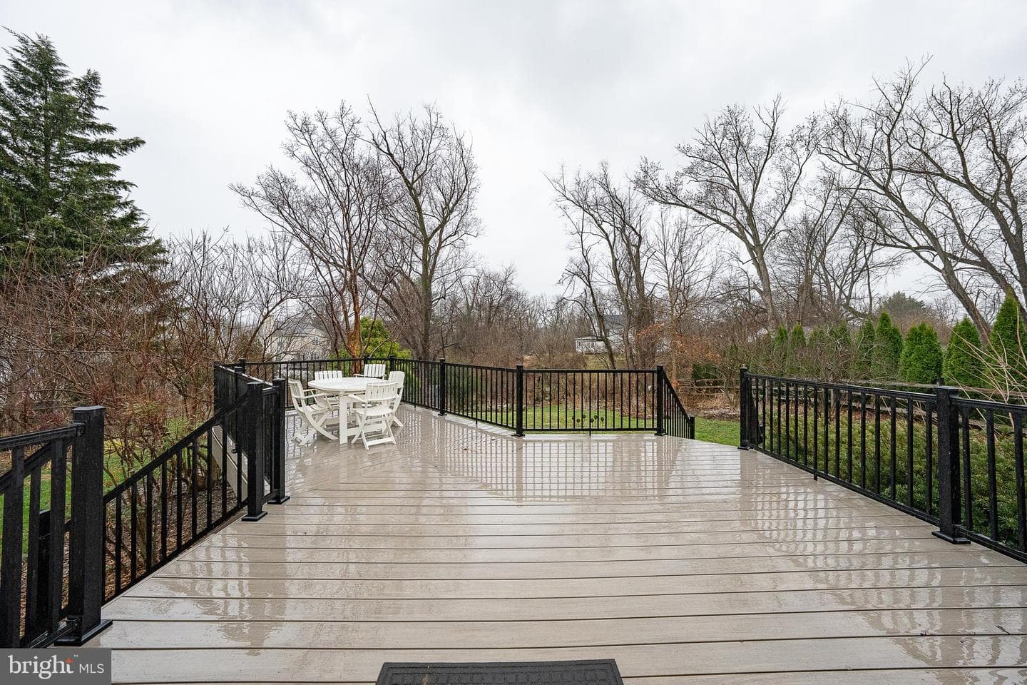 824 Waverly Road photo 38