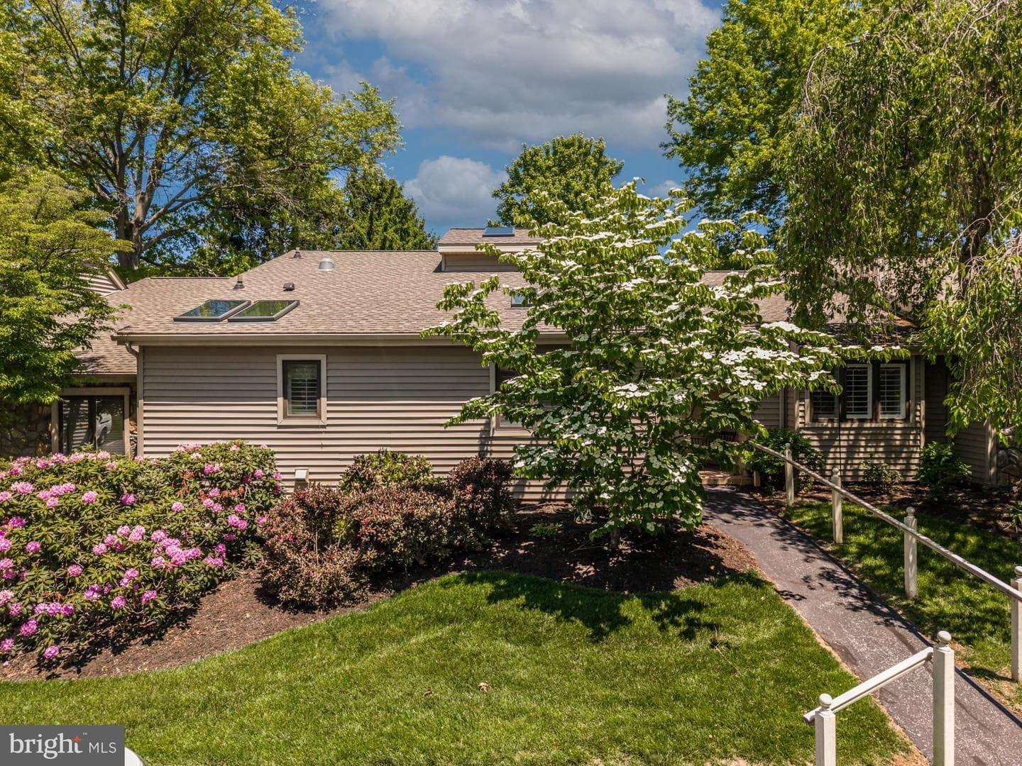 828 Jefferson Way #828 photo 3