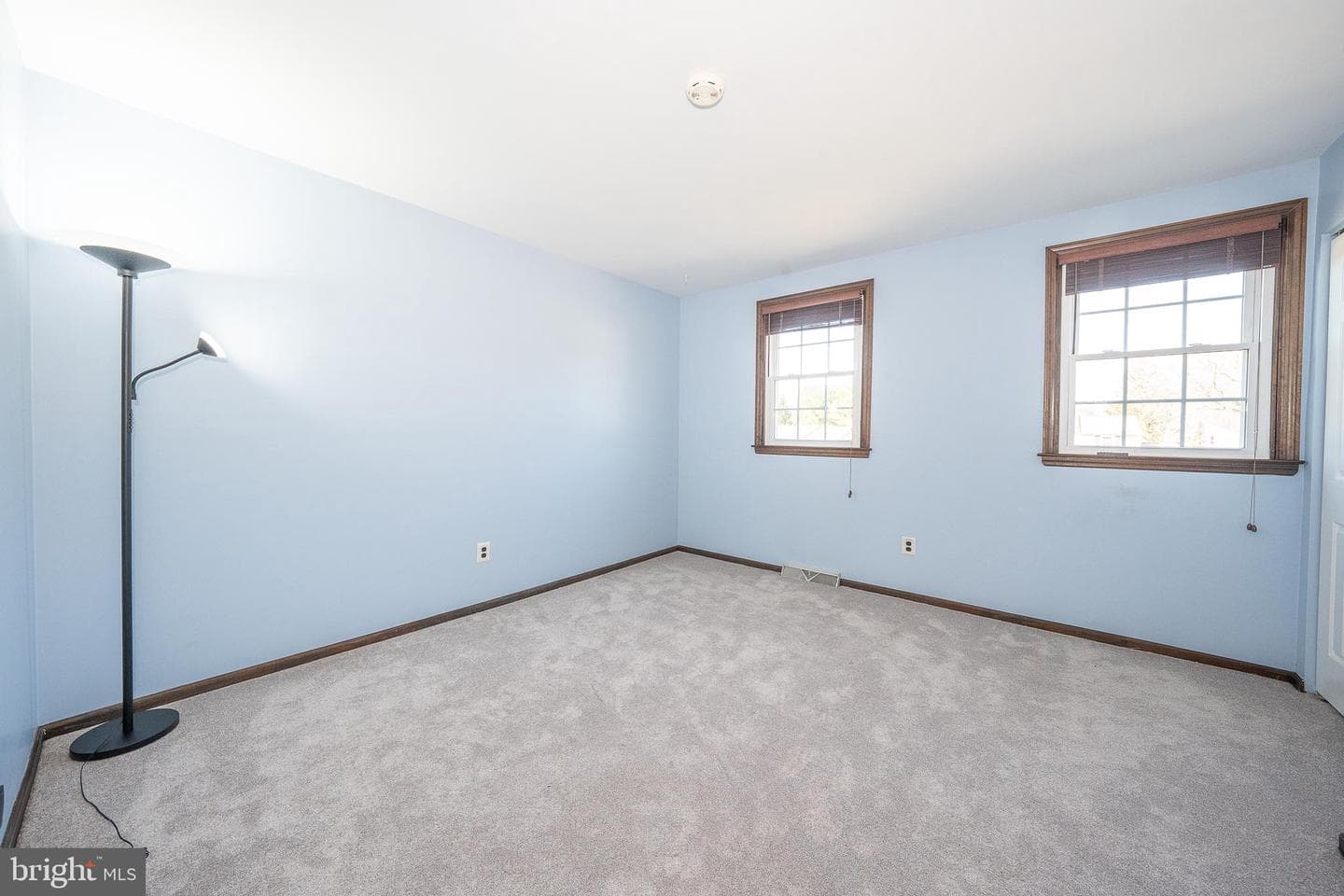 115 Hawthorne Lane photo 26