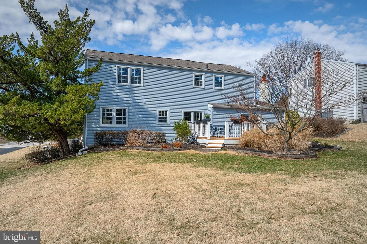 115 Hawthorne Lane photo 37