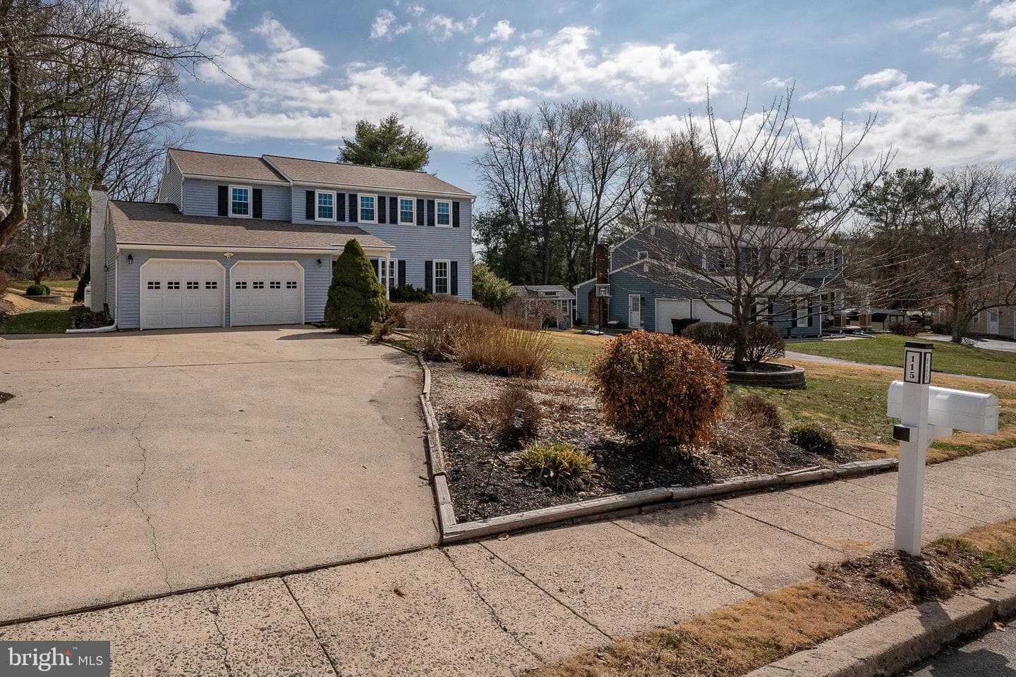 115 Hawthorne Lane photo 44