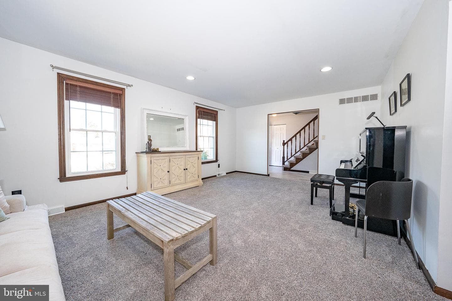 115 Hawthorne Lane photo 7