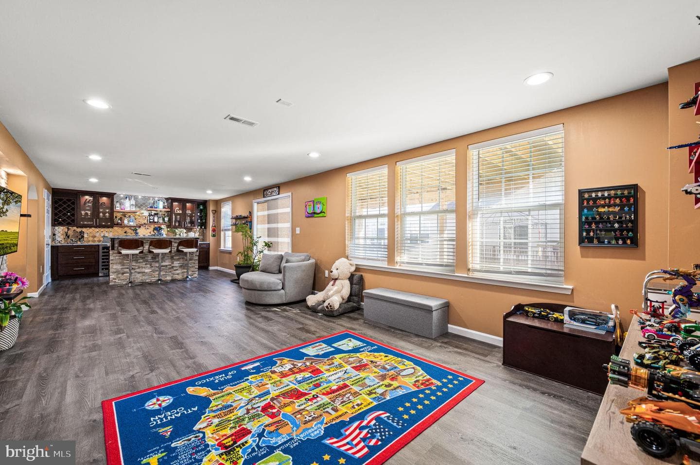 635 Sunderland Avenue photo 45