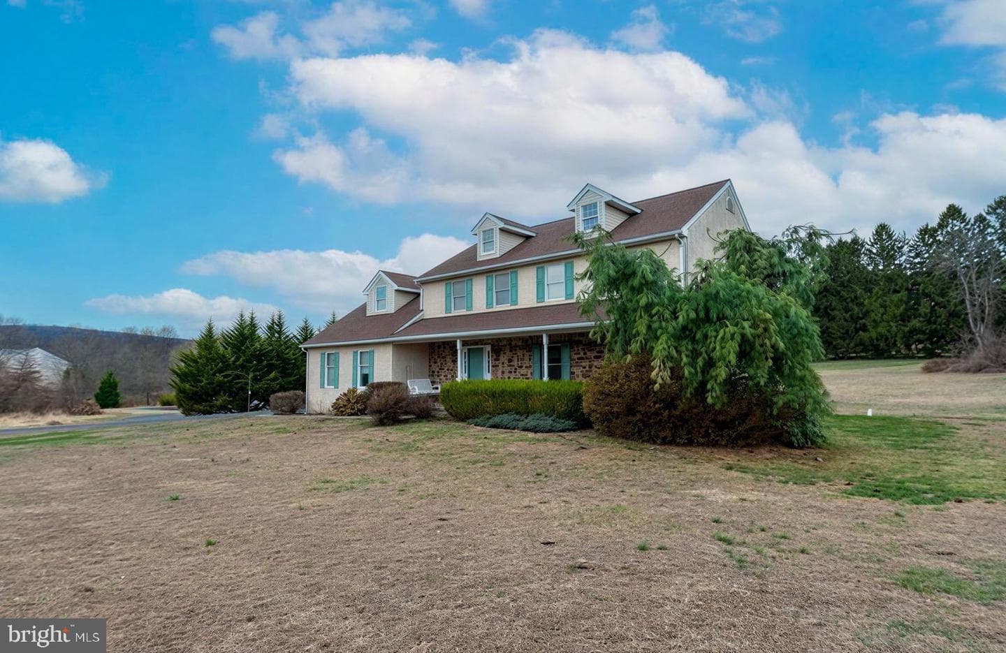 1525 Melville Drive photo 3