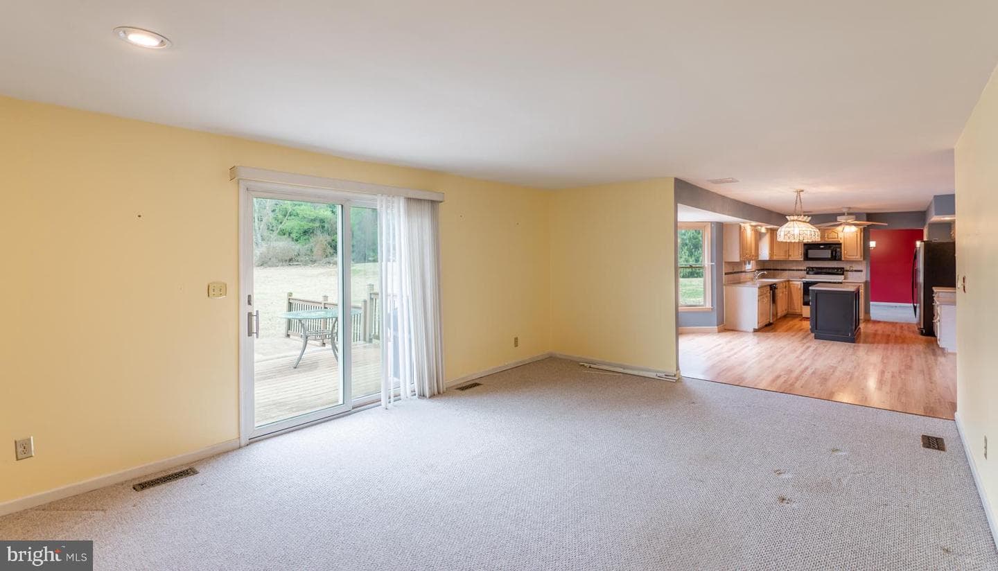 1525 Melville Drive photo 36