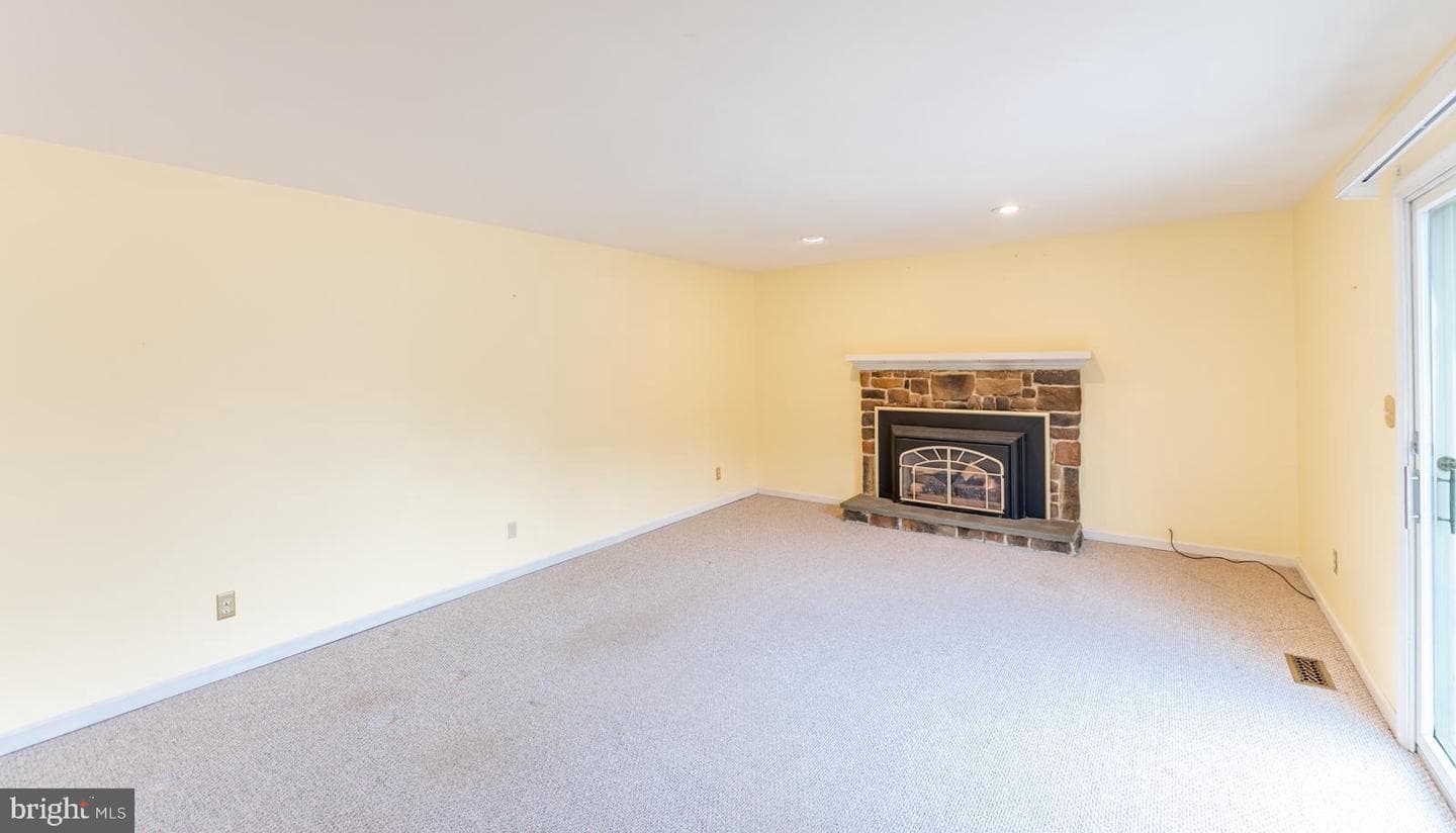 1525 Melville Drive photo 38