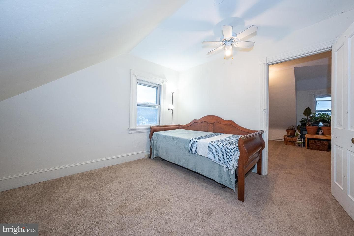 40 Grove Avenue photo 24