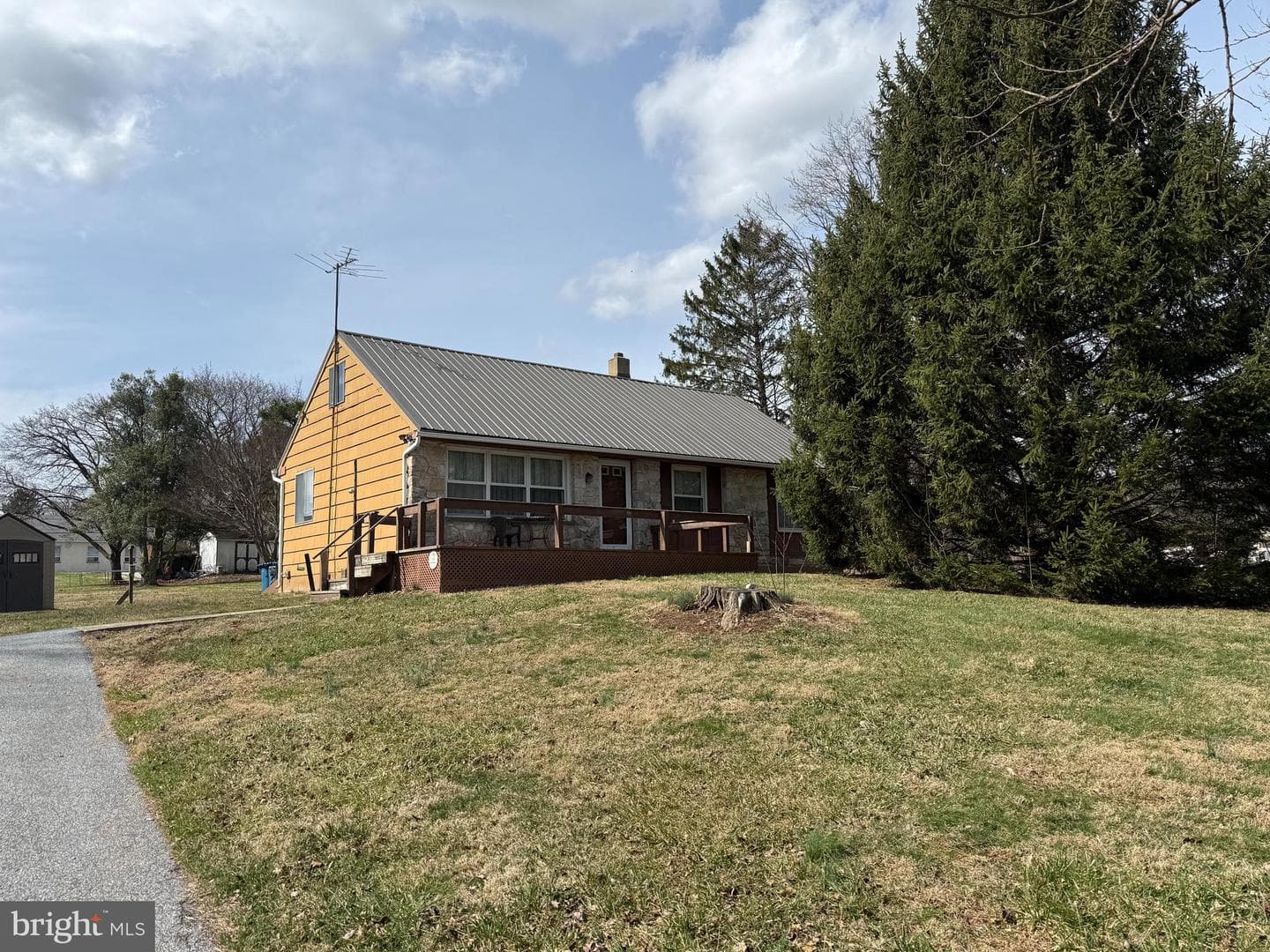 283 Kelton Road