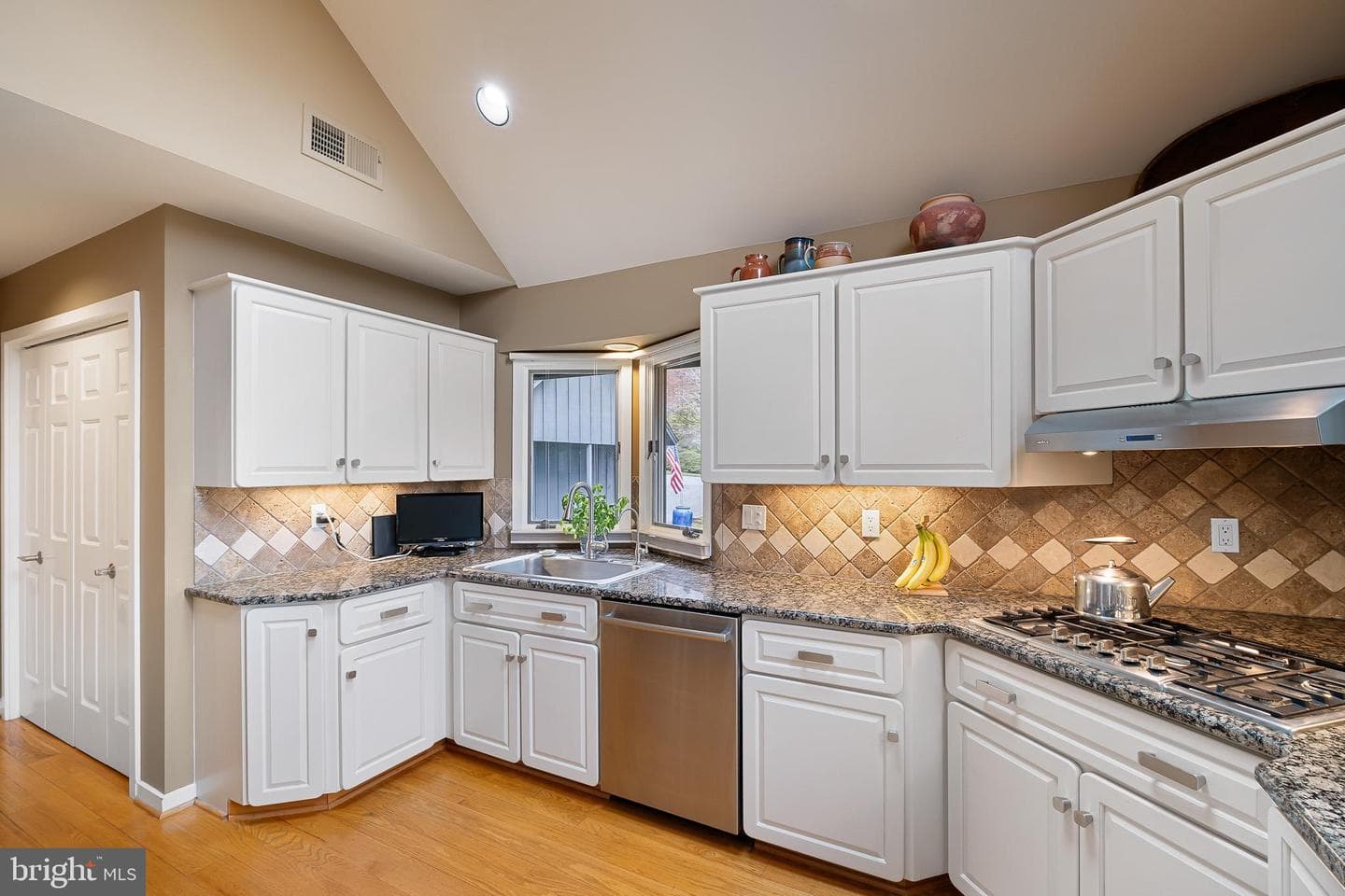 47 Clifton Drive photo 18