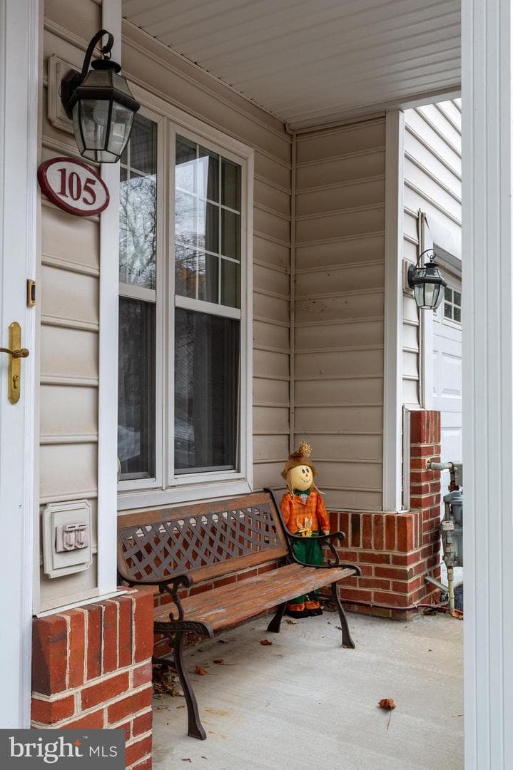 105 Yorktown Court photo 2