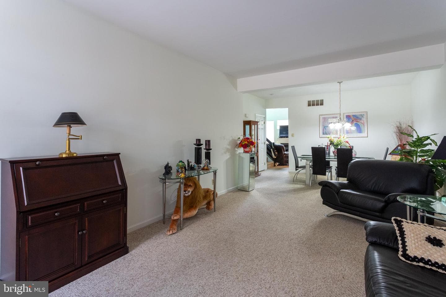 105 Yorktown Court photo 4