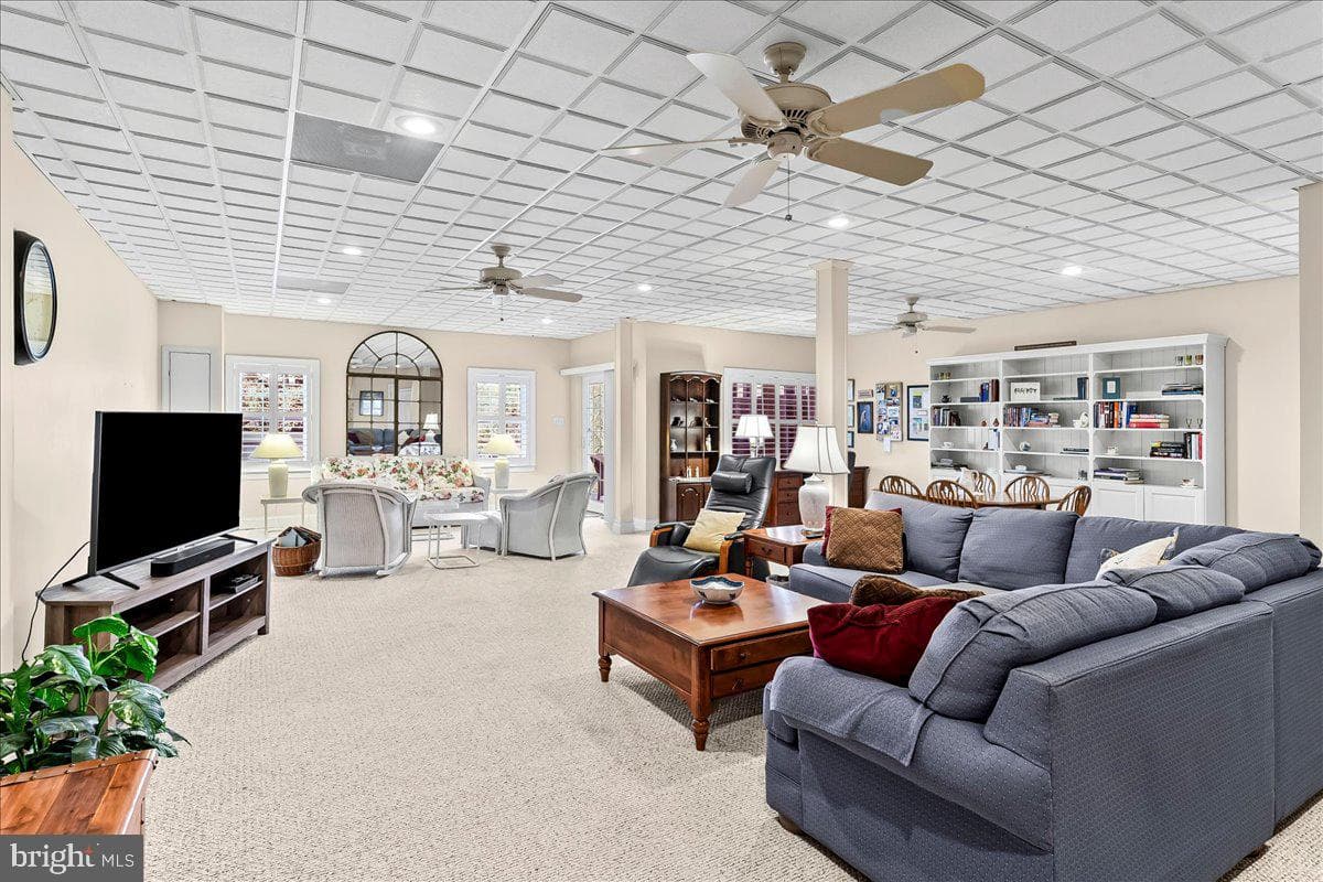 236 Greenbriar Drive photo 35