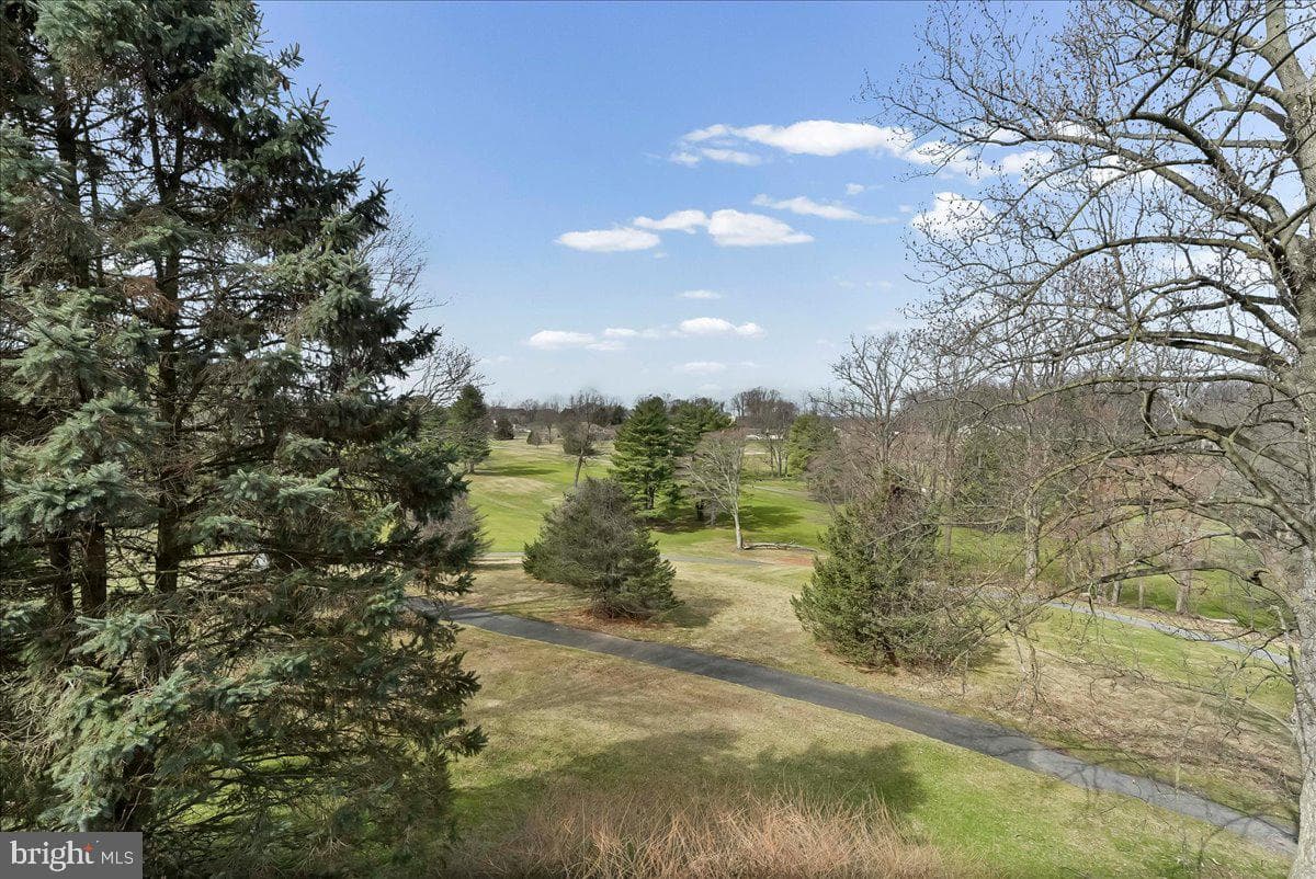 236 Greenbriar Drive photo 42