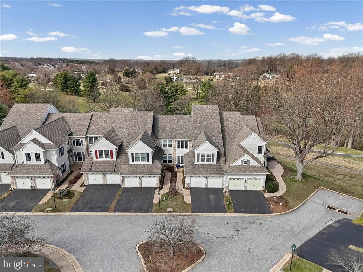 236 Greenbriar Drive photo 51