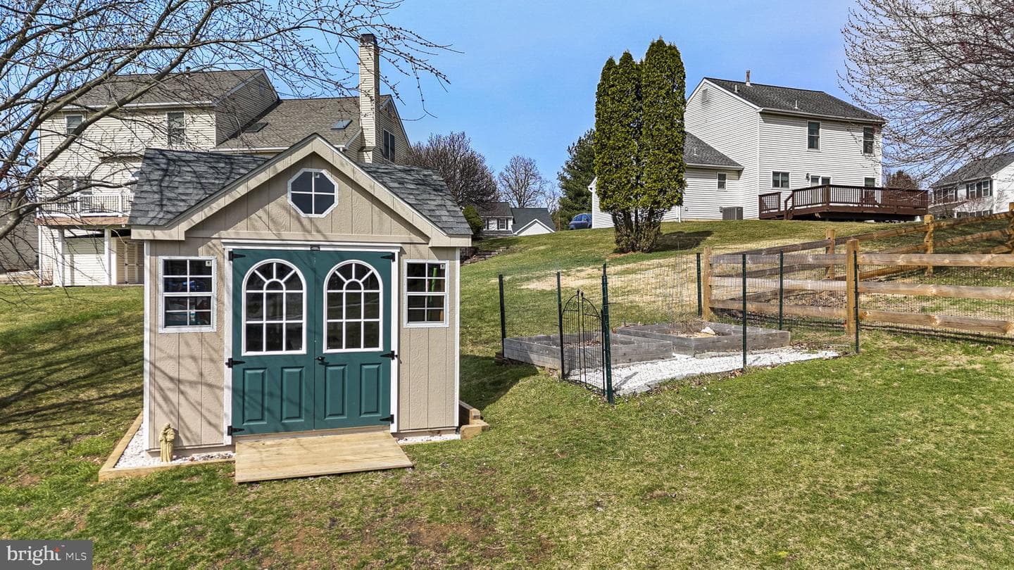 213 Thornridge Drive photo 15