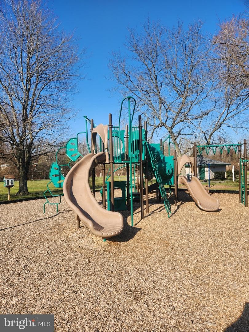 213 Thornridge Drive photo 34