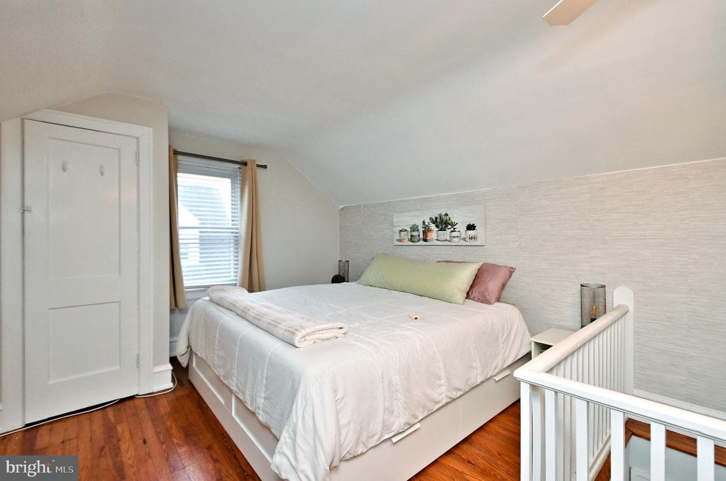 766 Starr Street photo 10
