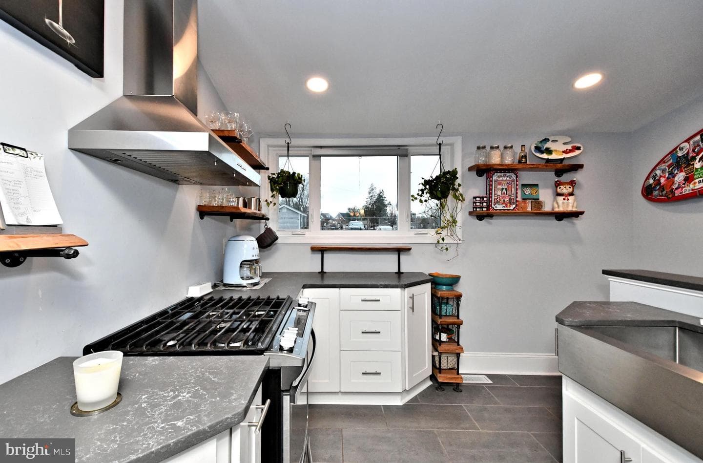 766 Starr Street photo 4