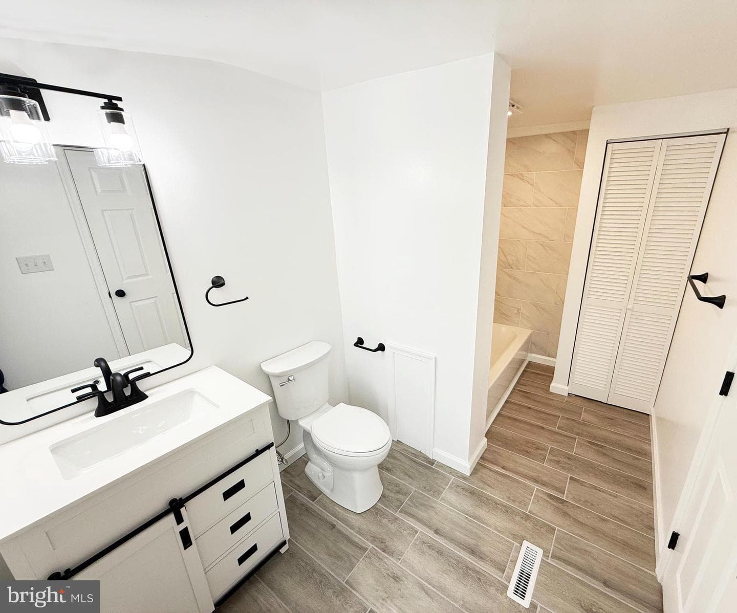 211 Pearl Street photo 7