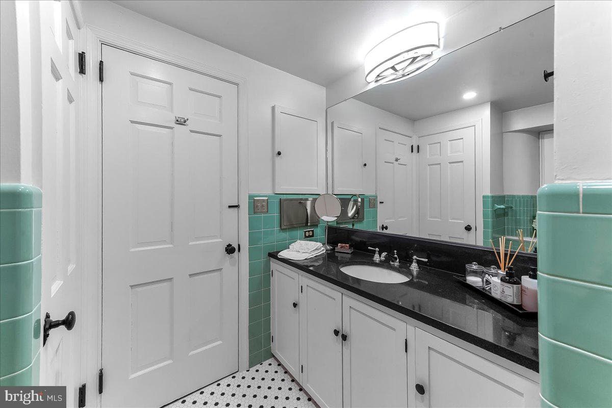 2563 Veronica Drive photo 50