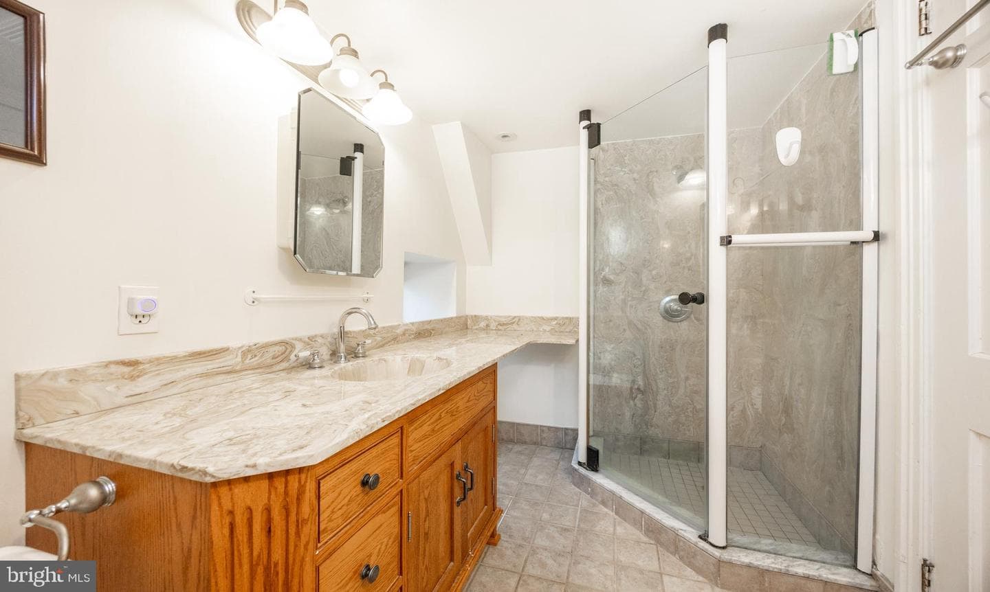 580 Reeds Road photo 30