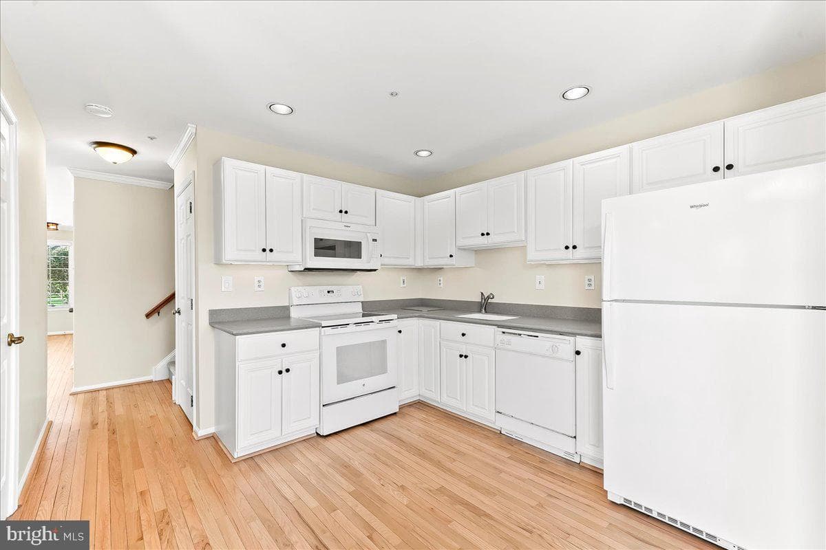 48 Buttonwood Drive photo 9