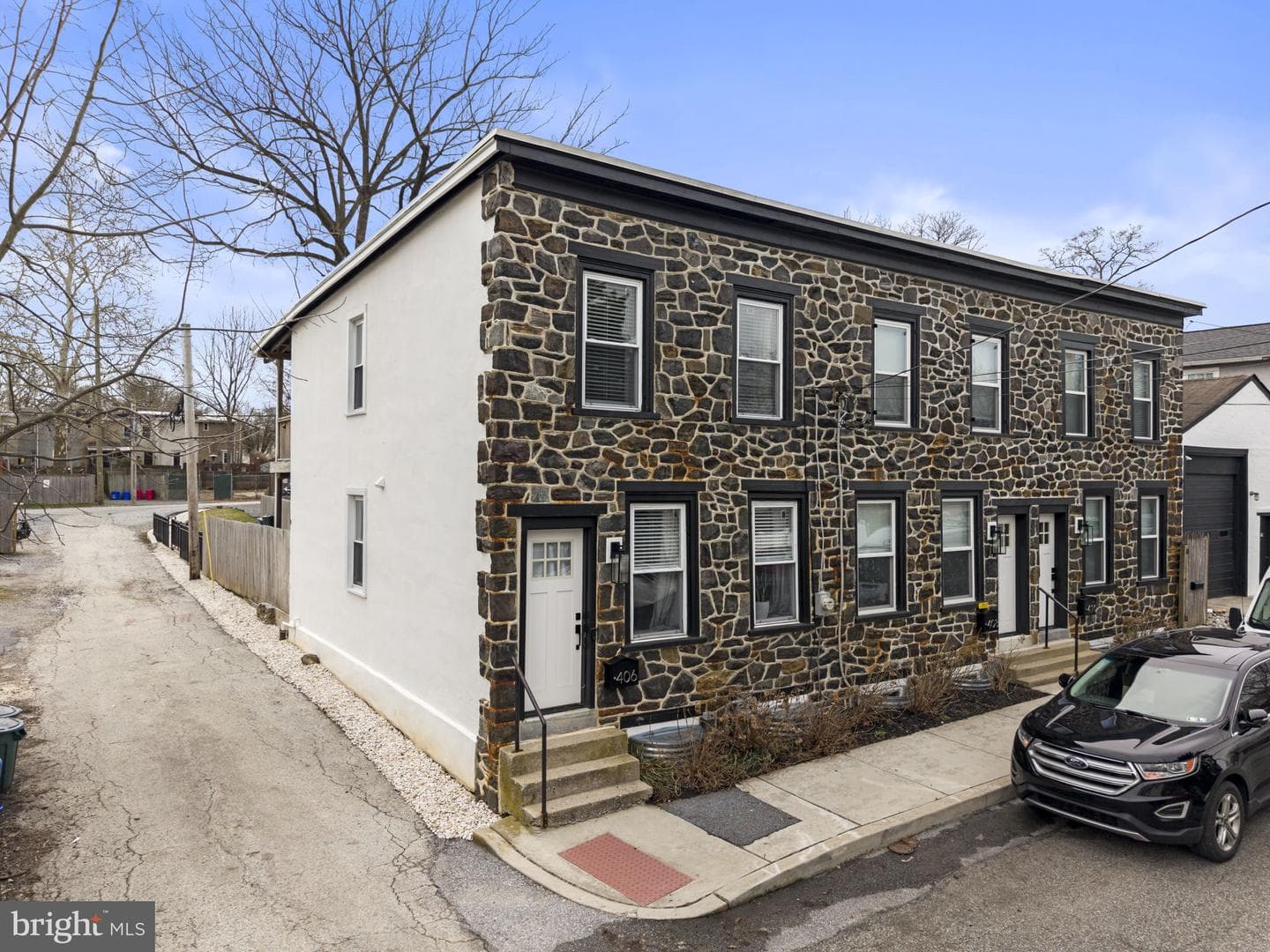 406 W Chestnut Street