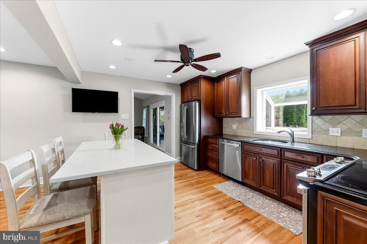 1131 Taylor Avenue photo 10