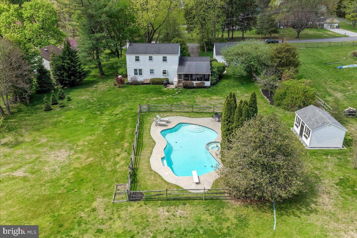 1131 Taylor Avenue photo 2