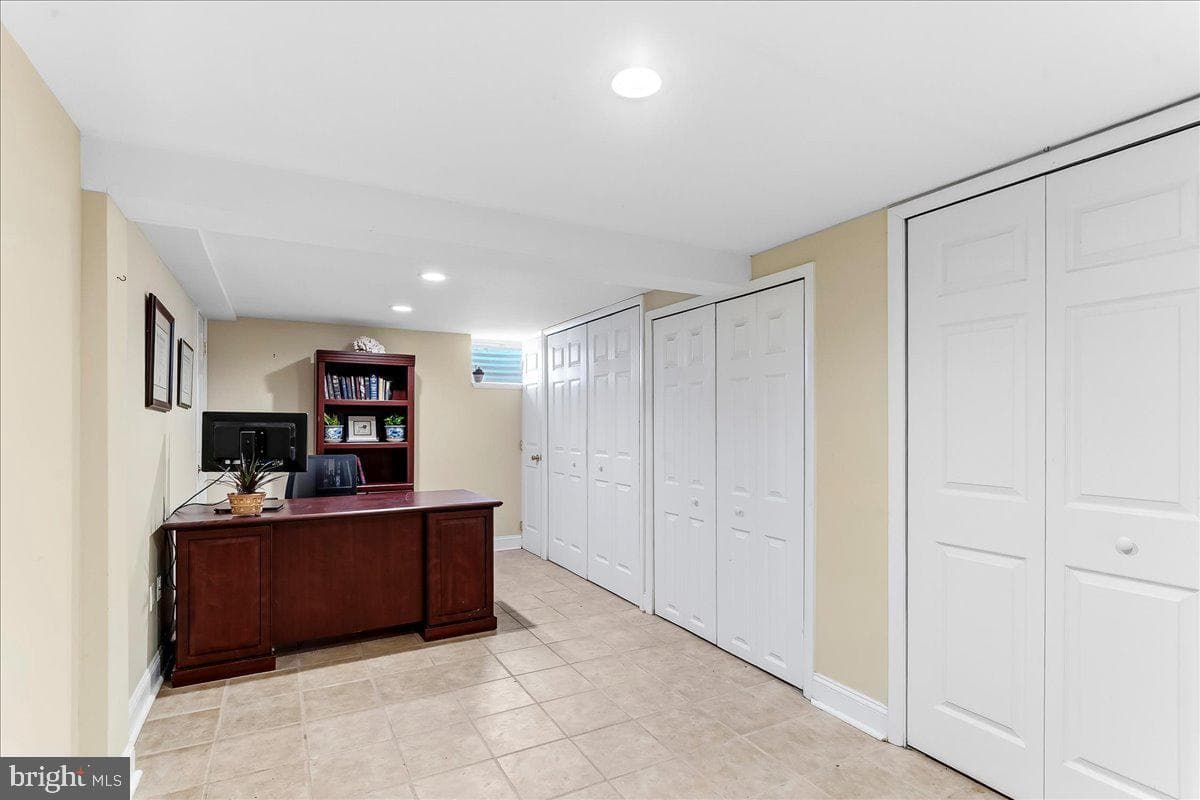 1131 Taylor Avenue photo 21