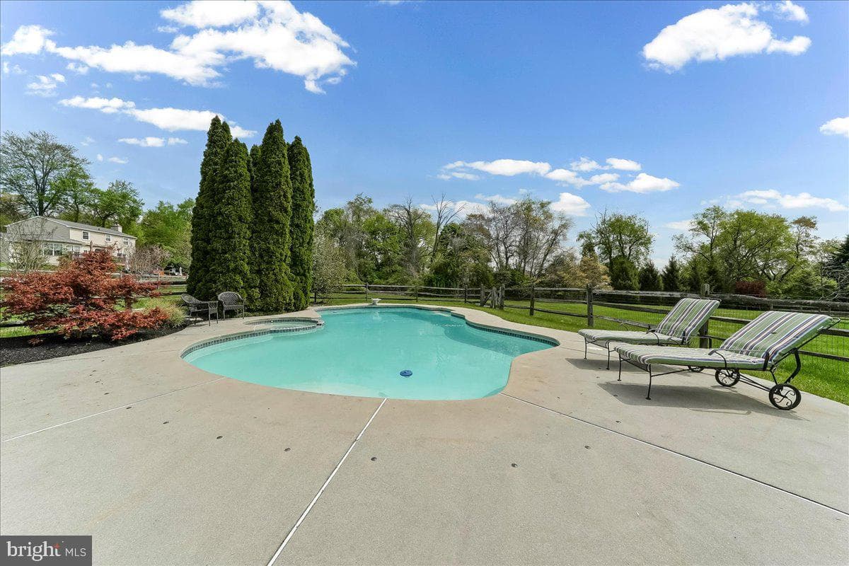 1131 Taylor Avenue photo 32