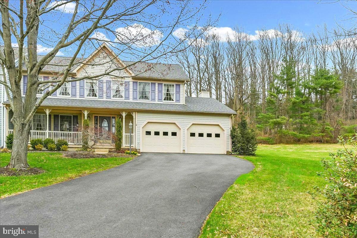 203 Balmoral Circle photo 3