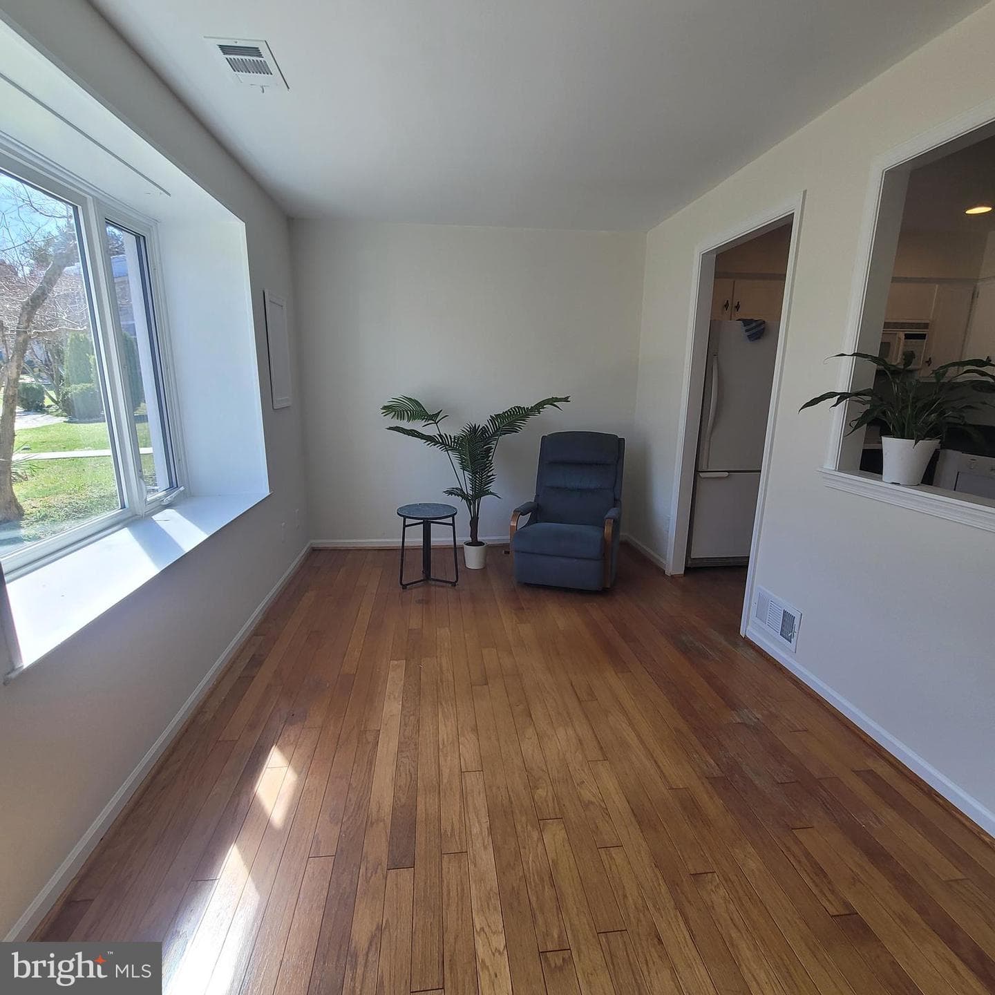 430 Carmarthen Court photo 4