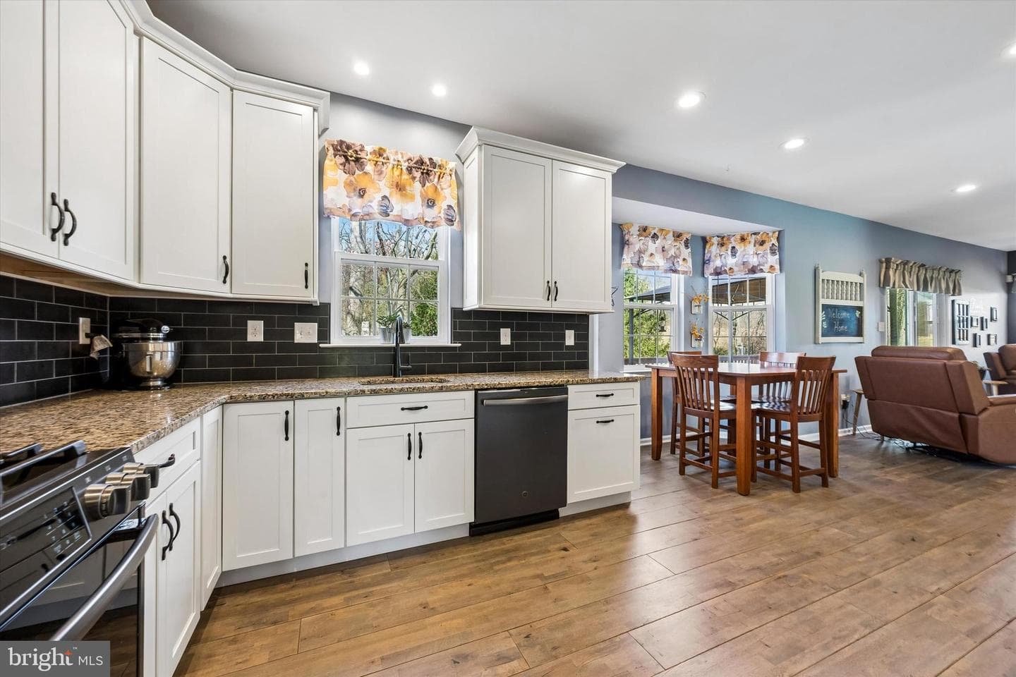 50 Knoll Road photo 7