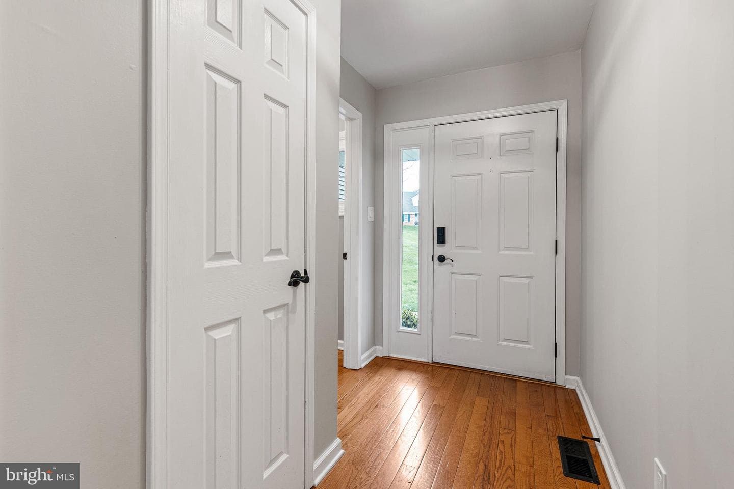 719 Jacques Circle photo 12
