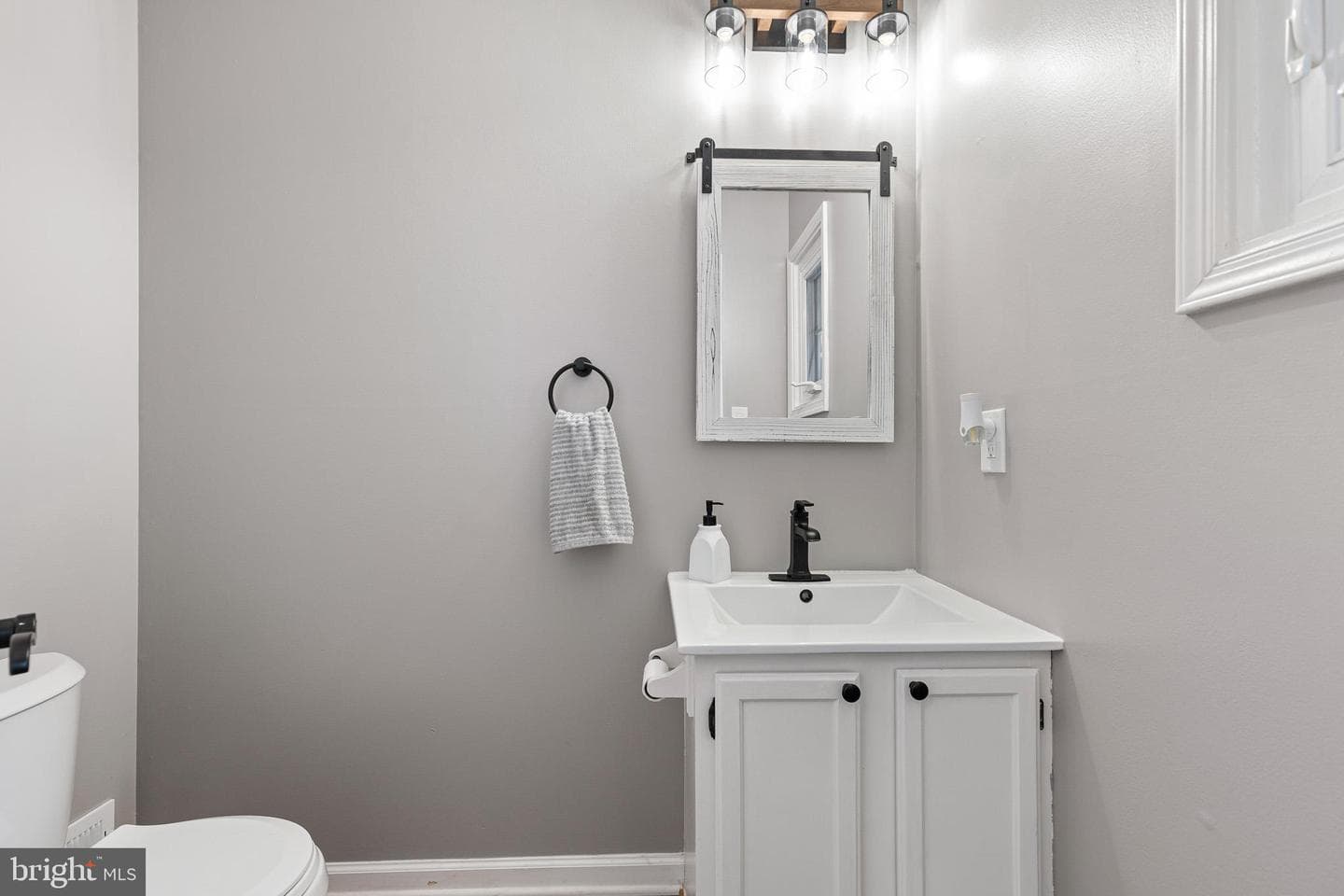 719 Jacques Circle photo 14