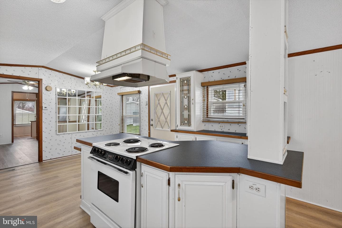 212 Michael Road photo 9