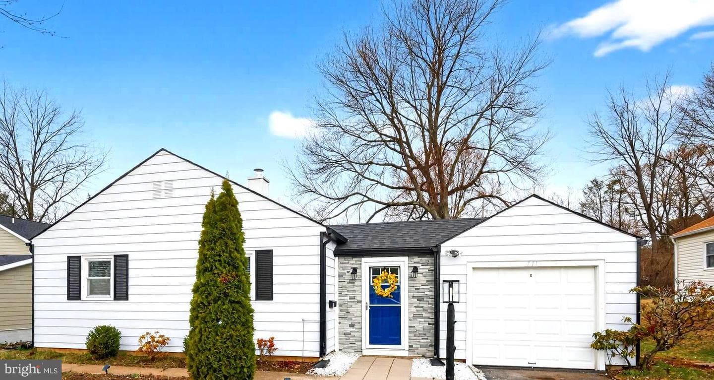 111 Gable Road photo 2