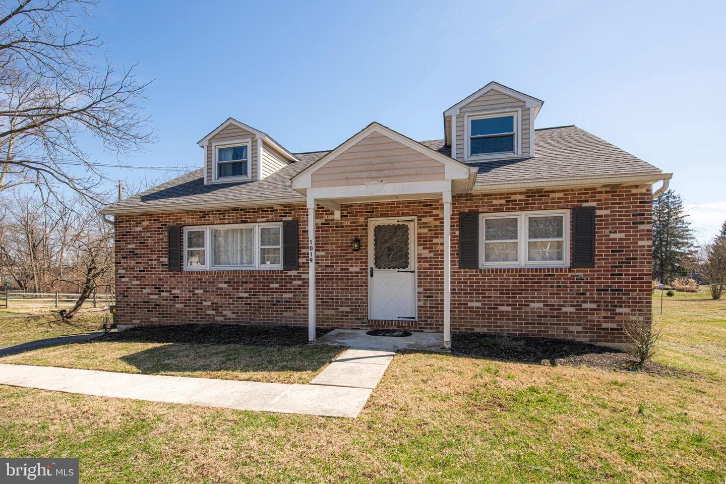 1019 Hares Hill Road photo 2