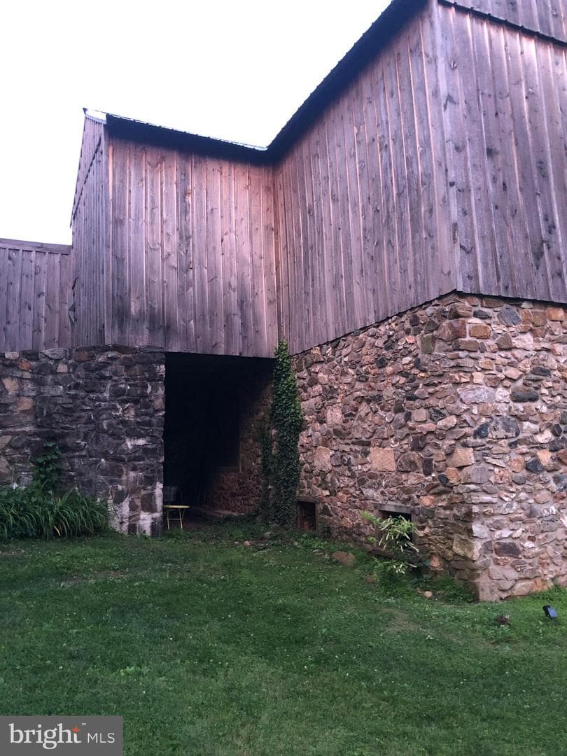 100 Pennfield Drive photo 47