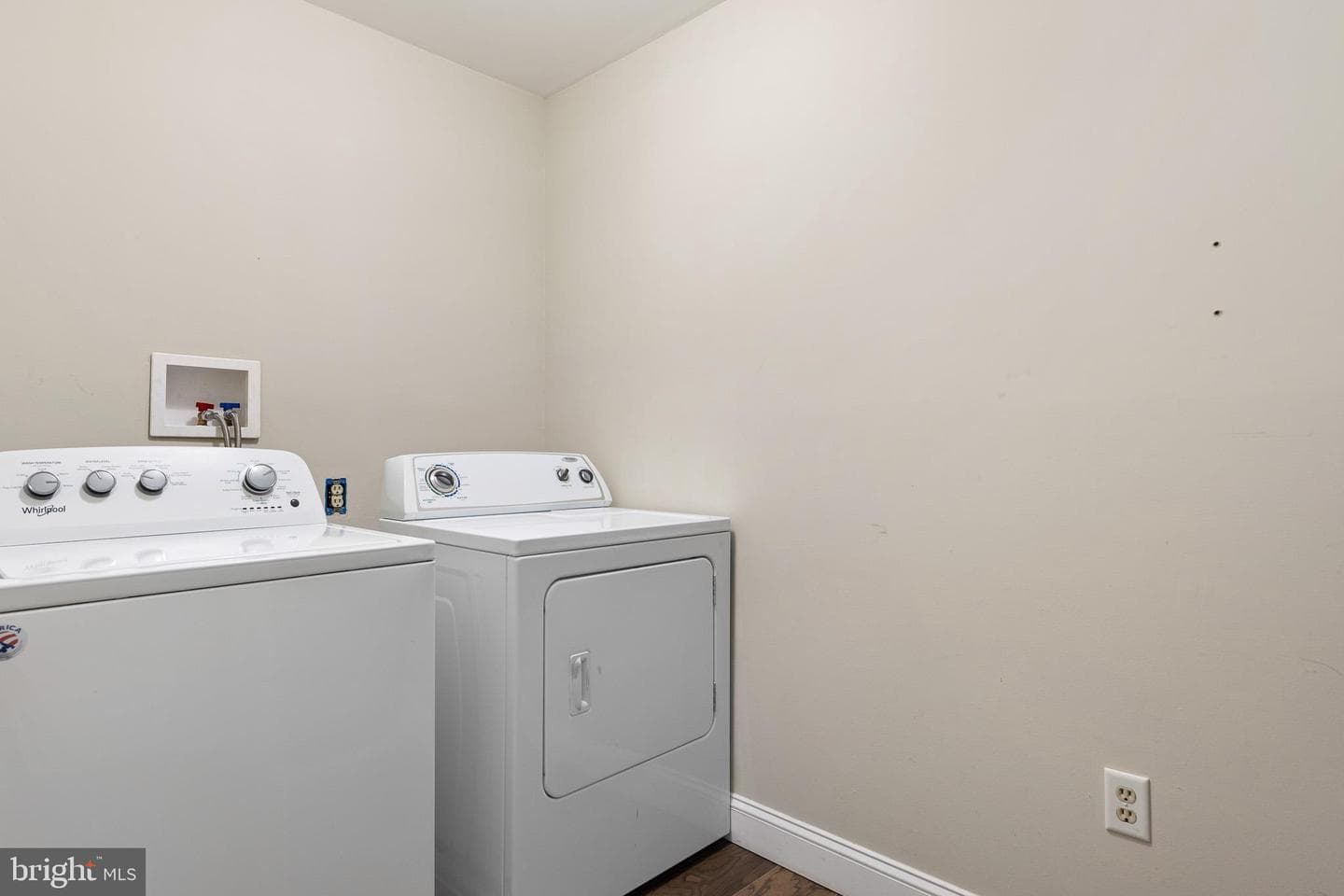 820 Plumtry Drive photo 15