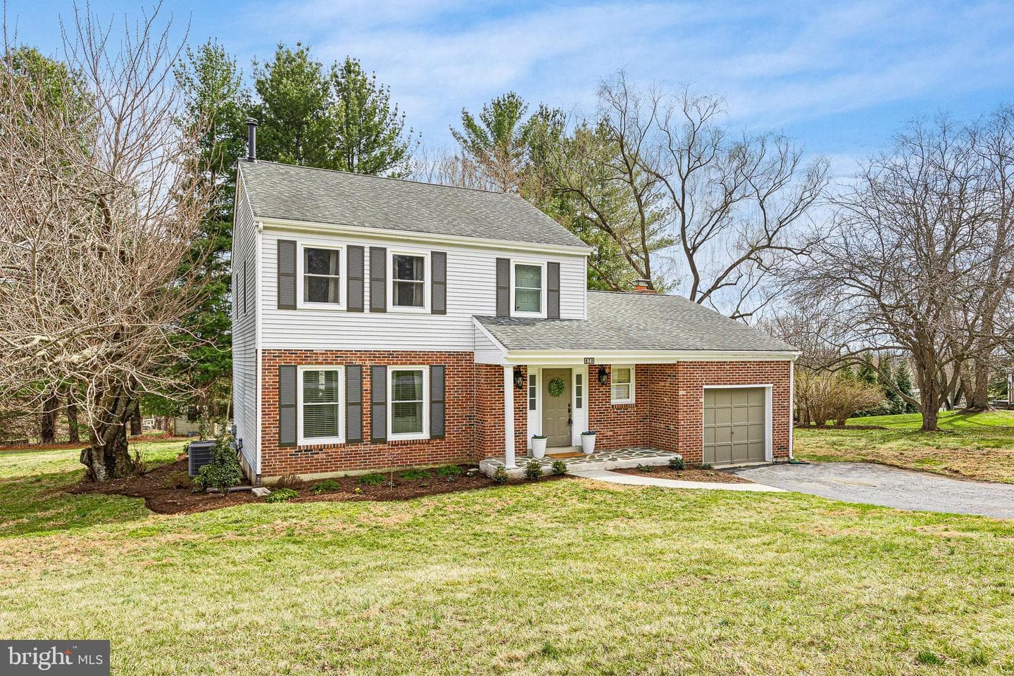 820 Plumtry Drive photo 4