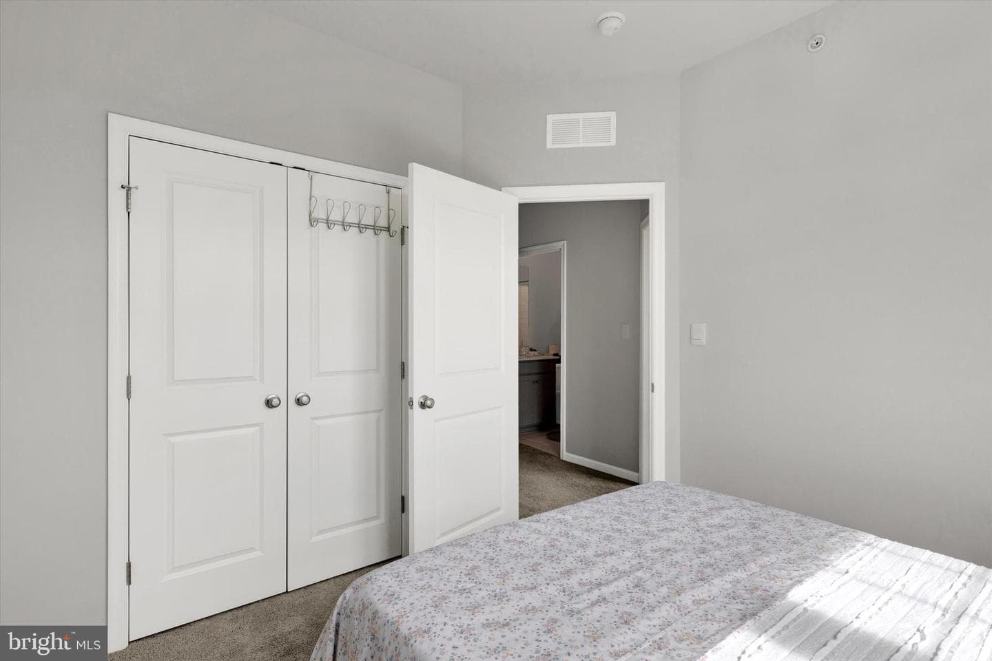 423 Smithworks Boulevard photo 36