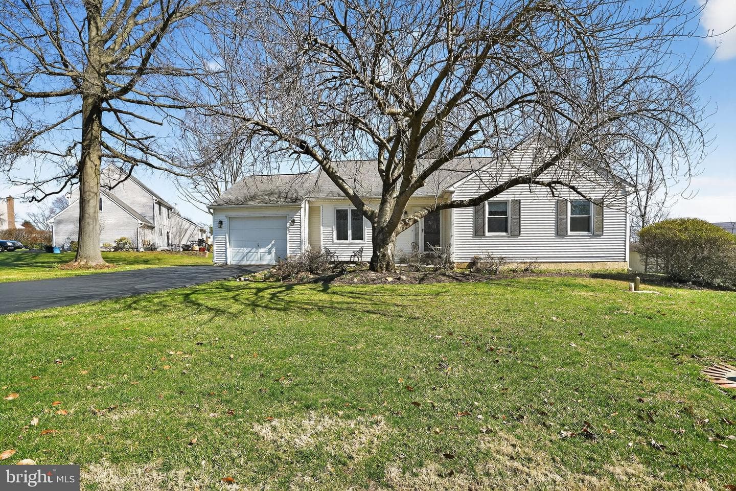 604 Lorient Drive photo 2