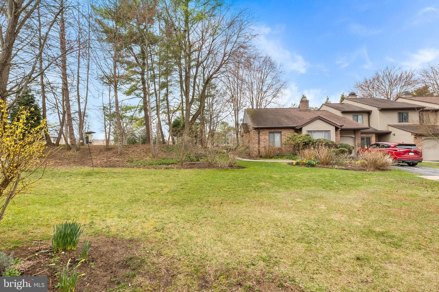 306 Hanover Court photo 20