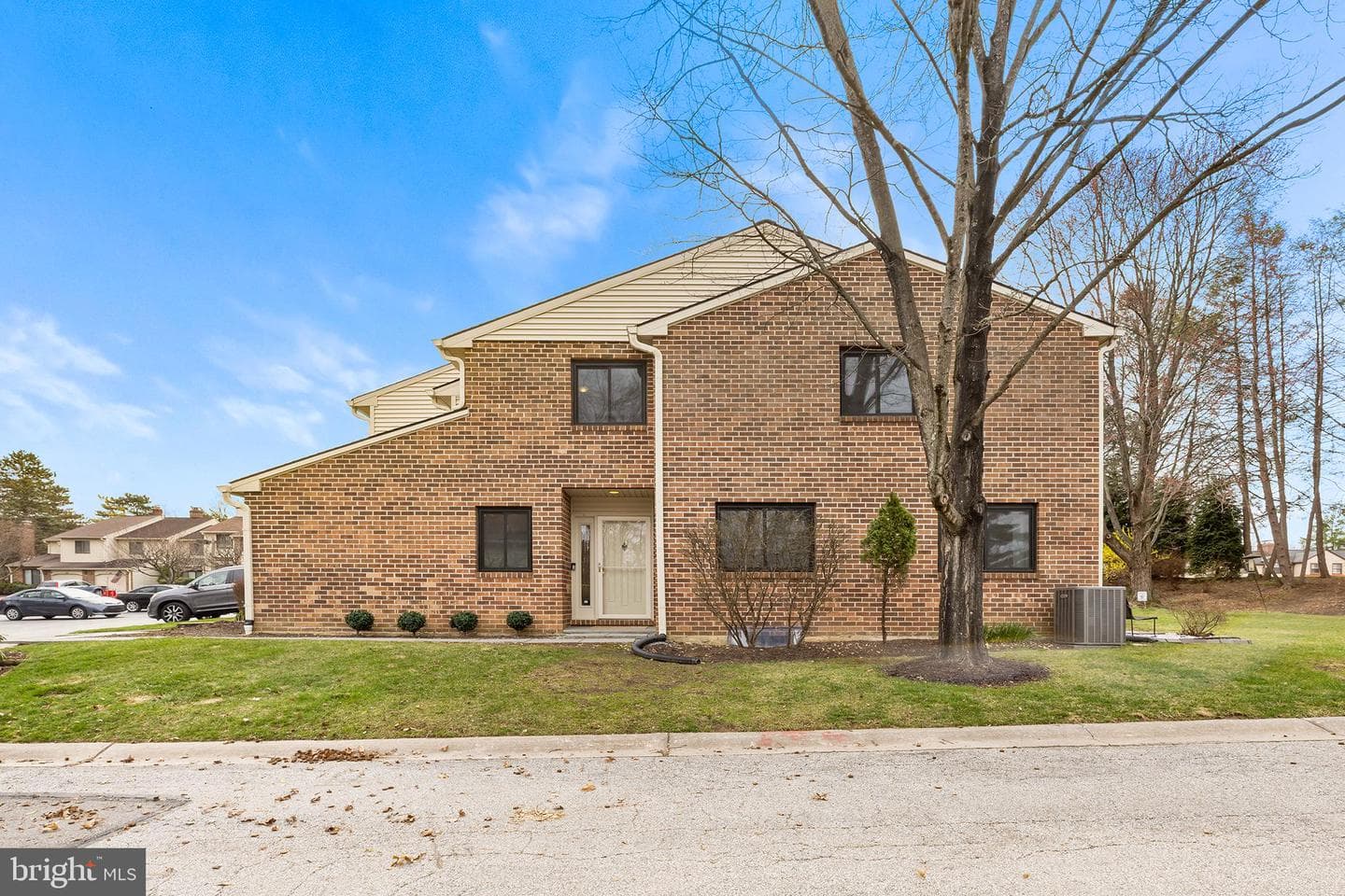 306 Hanover Court photo 42